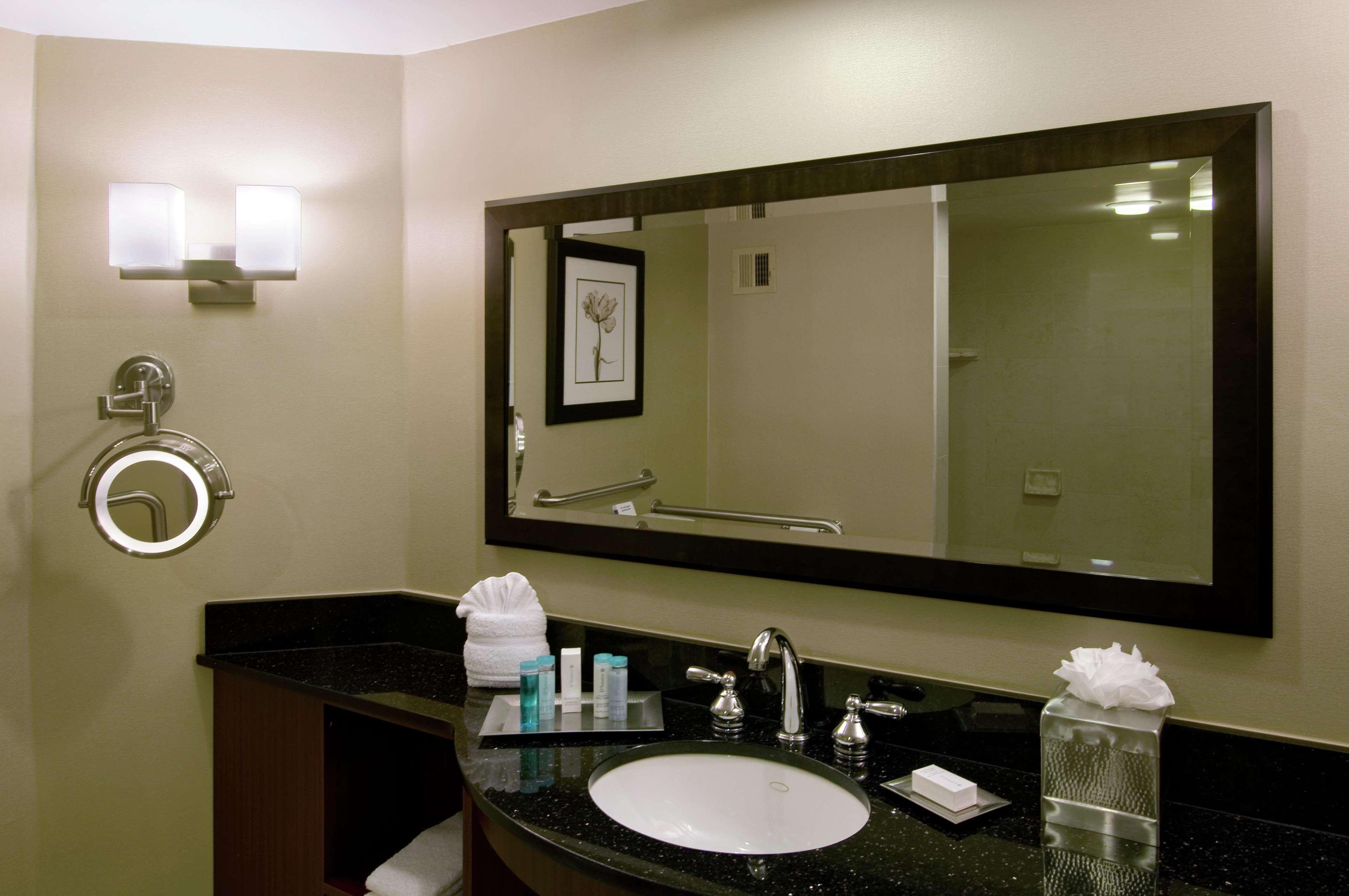 Doubletree By Hilton South Charlotte Tyvola Hotell Rum bild