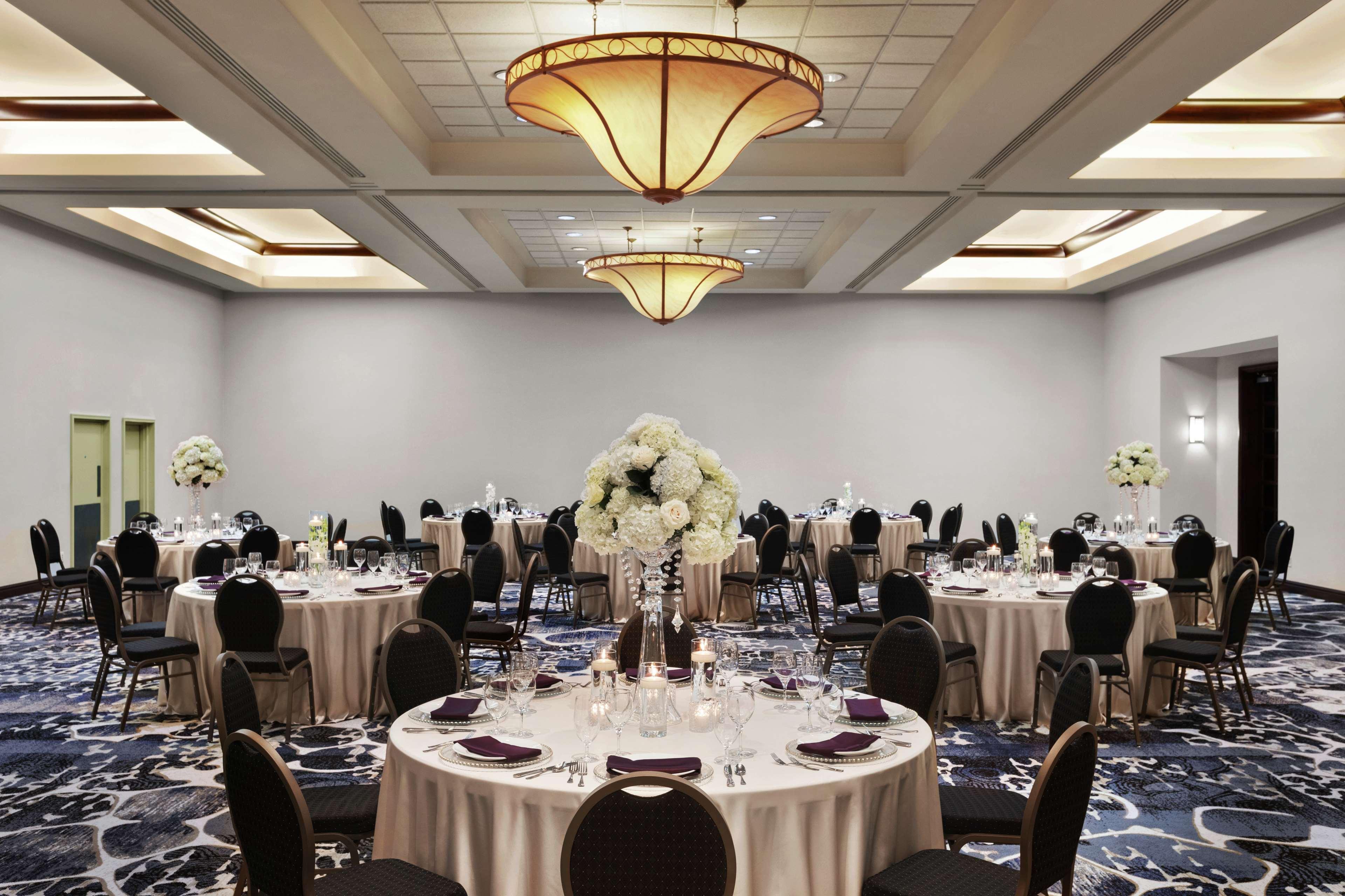 Doubletree By Hilton South Charlotte Tyvola Hotell Exteriör bild