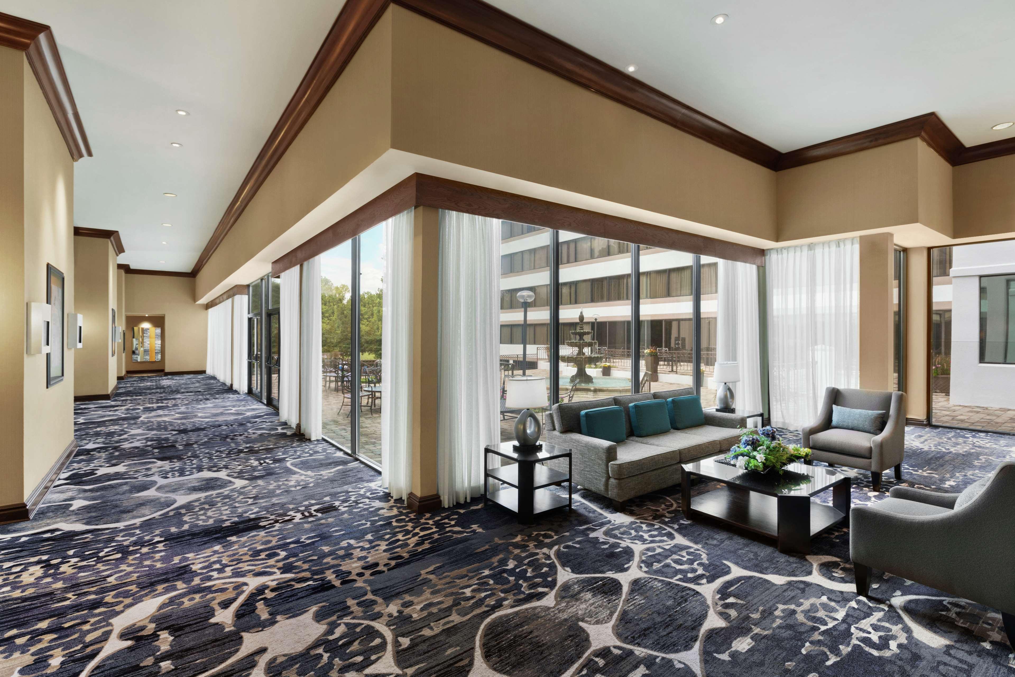 Doubletree By Hilton South Charlotte Tyvola Hotell Exteriör bild