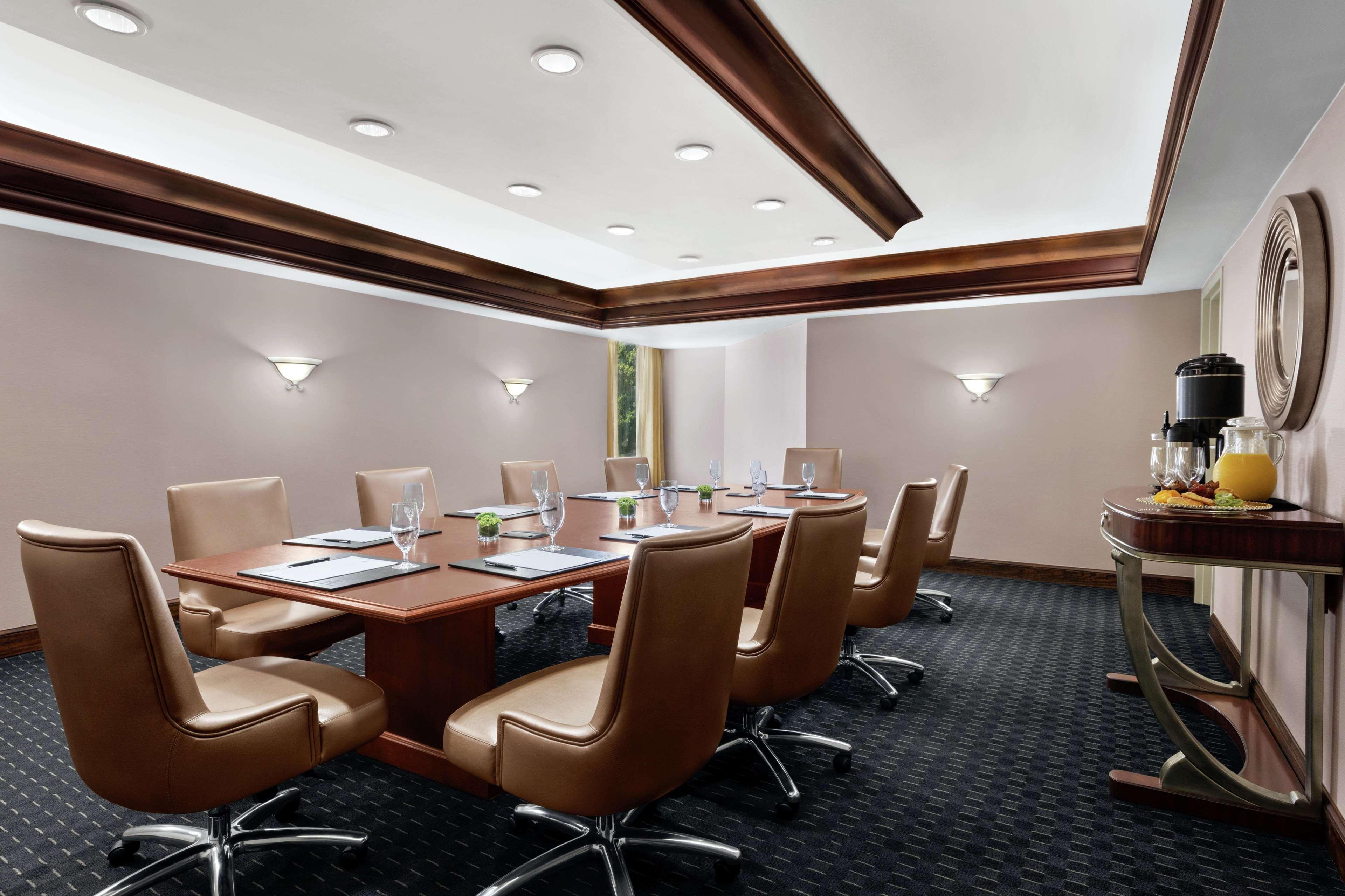 Doubletree By Hilton South Charlotte Tyvola Hotell Exteriör bild