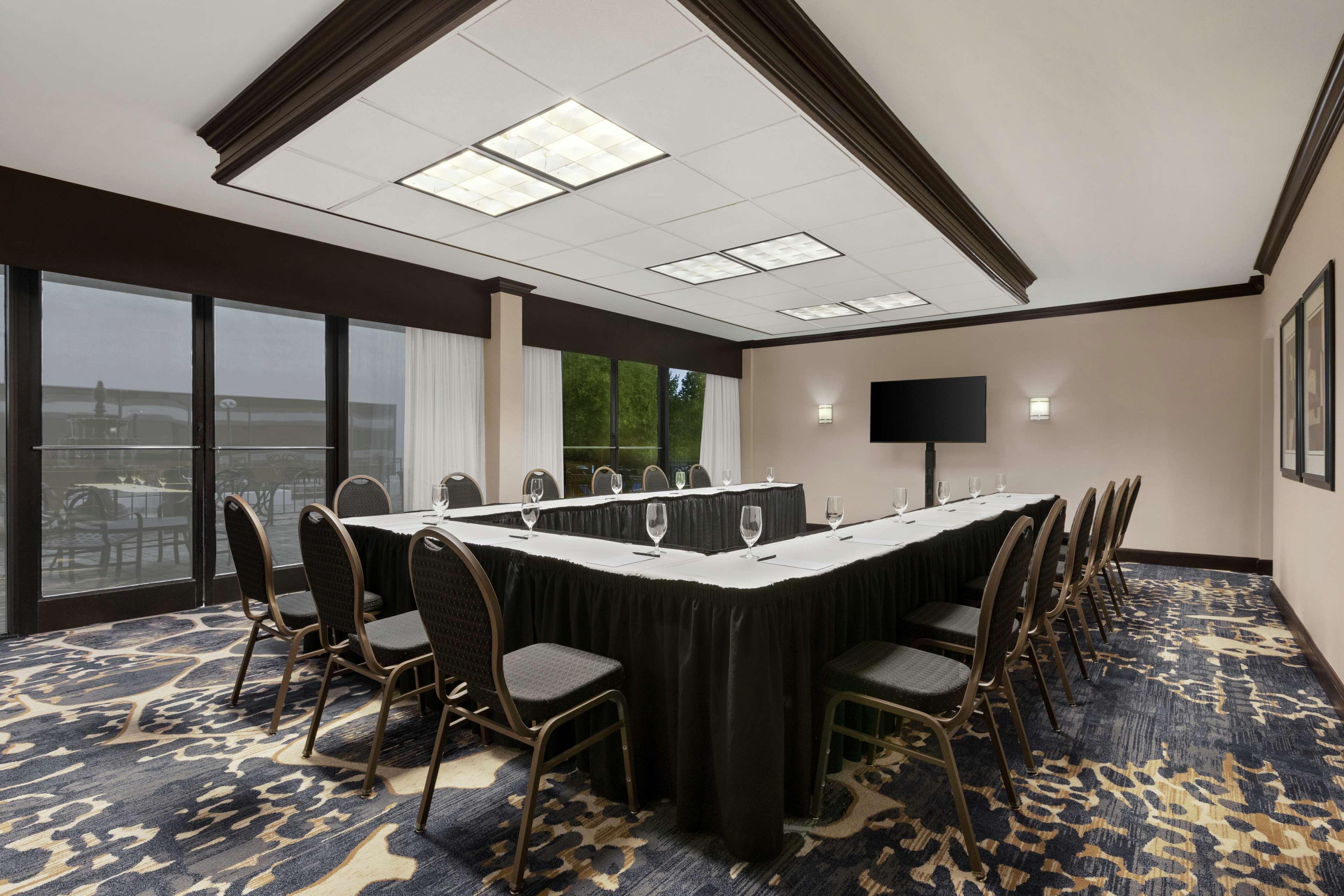 Doubletree By Hilton South Charlotte Tyvola Hotell Exteriör bild