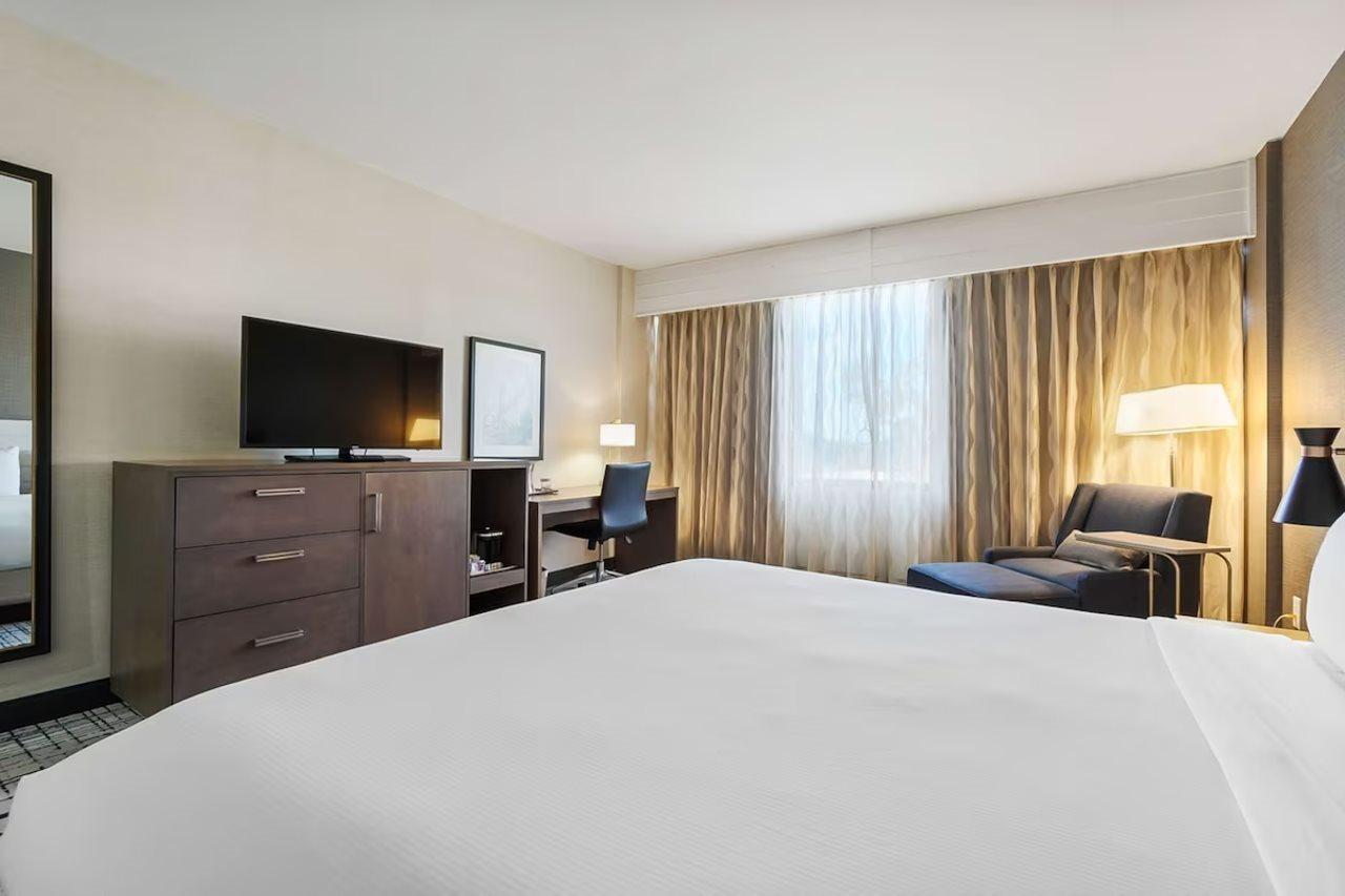 Doubletree By Hilton South Charlotte Tyvola Hotell Exteriör bild