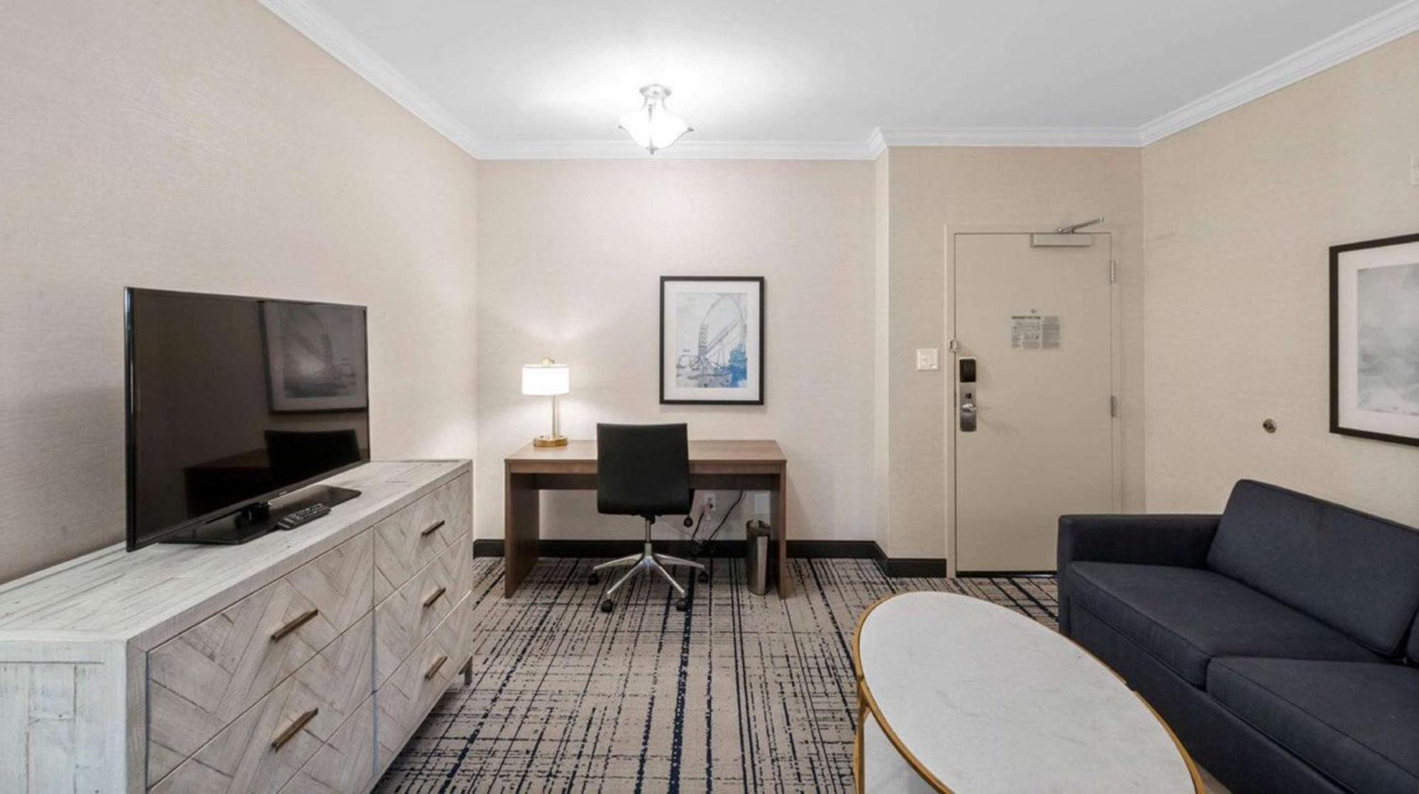 Doubletree By Hilton South Charlotte Tyvola Hotell Exteriör bild