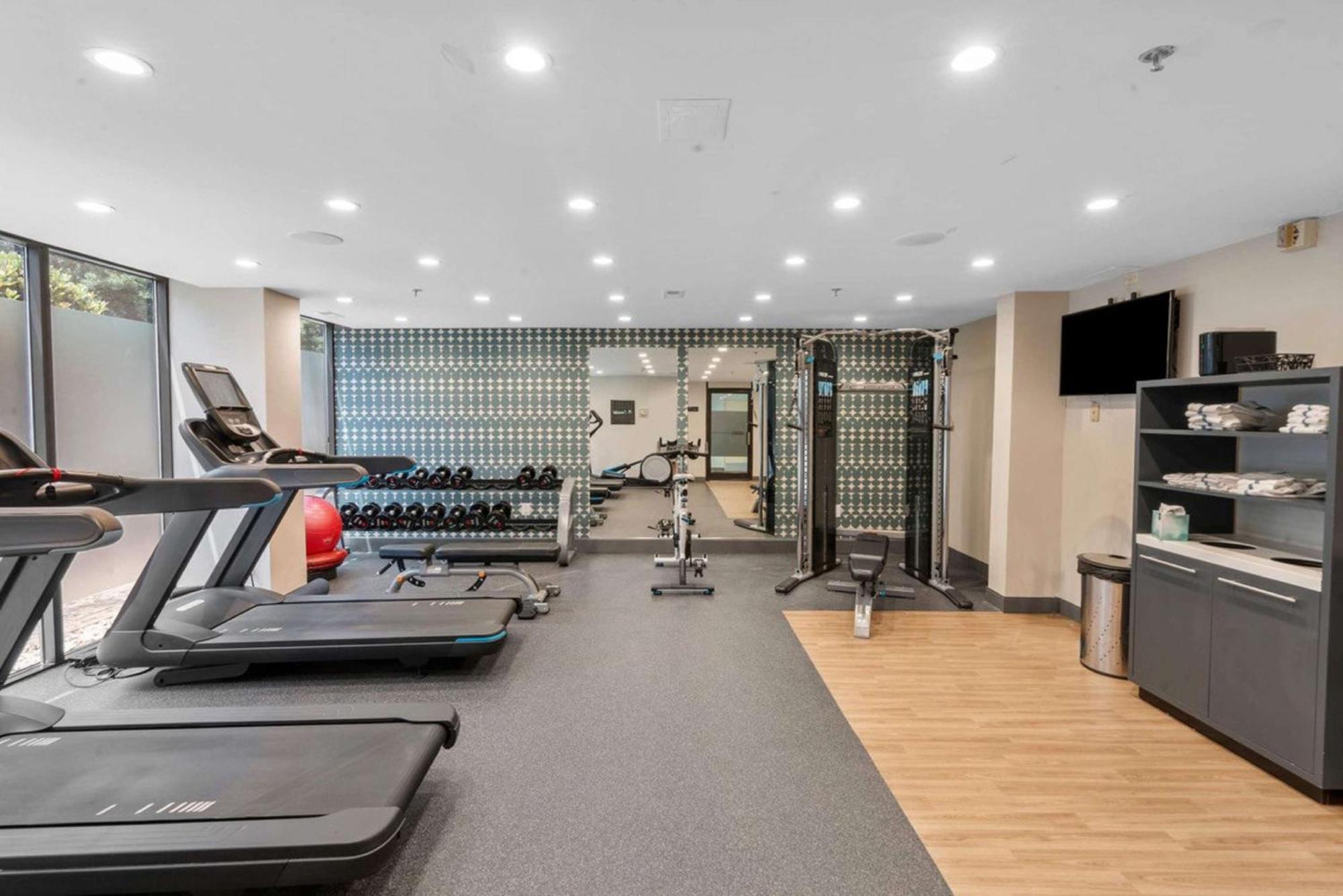 Doubletree By Hilton South Charlotte Tyvola Hotell Exteriör bild