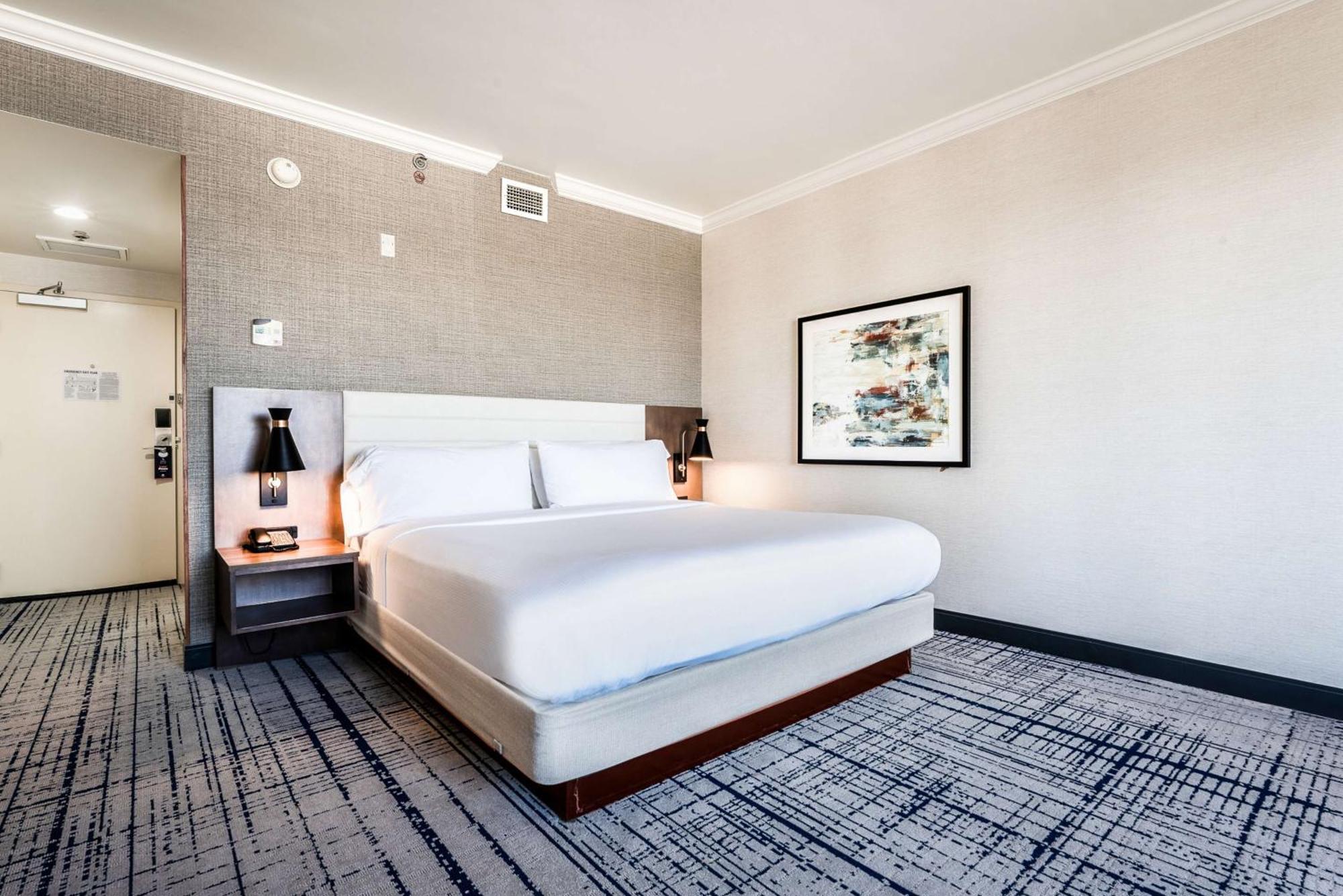Doubletree By Hilton South Charlotte Tyvola Hotell Exteriör bild